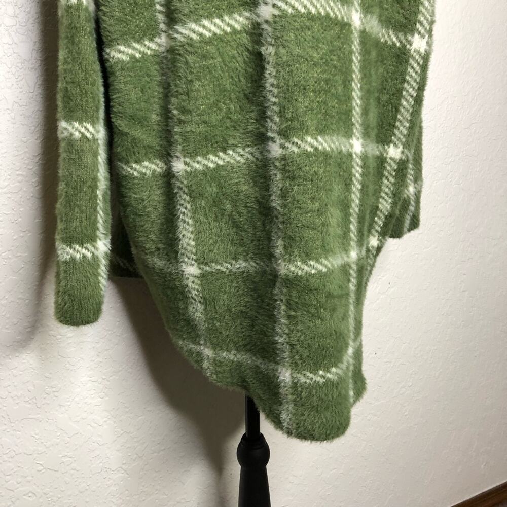 Torrid green white plaid fuzzy knit button front shacket jacket size 2 or 2X - Picture 12 of 14